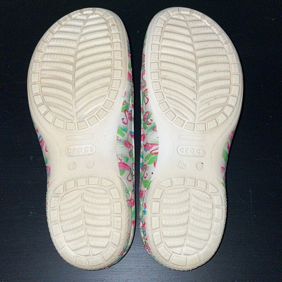 Crocs Freesail Flamingo Prints Clogs. Size 8. - Picture 9 of 11